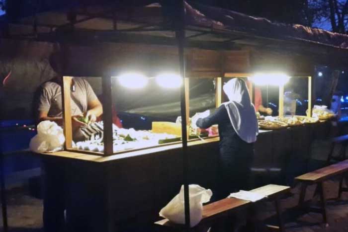 Nongkrong di Warung Kopi